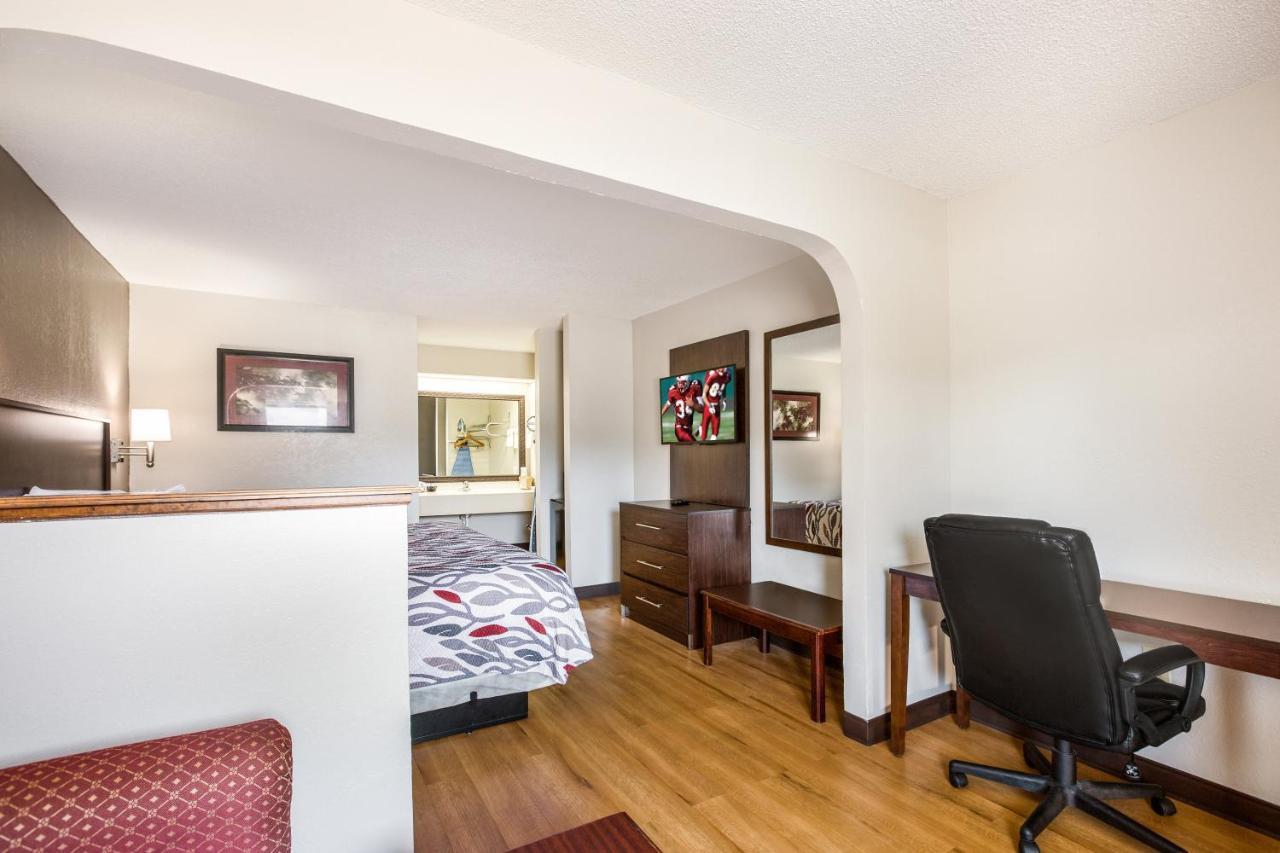 Red Roof Inn Fayetteville I-95 Dış mekan fotoğraf