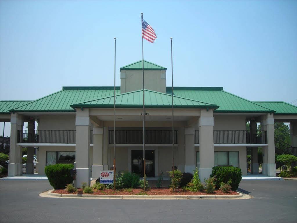 Red Roof Inn Fayetteville I-95 Dış mekan fotoğraf